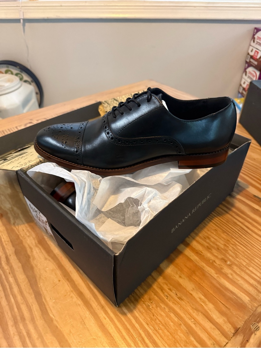 Banana Republic Black Leather Brogue Cap-Toe Oxfords - Picture 3 of 6